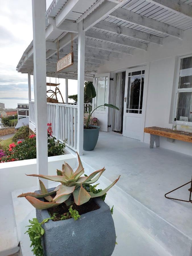 House On The Hill Apartment